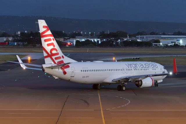 Boeing 737-800 (VH-YFT) - ADELAIDE AIRPORT, March 30, 2022.