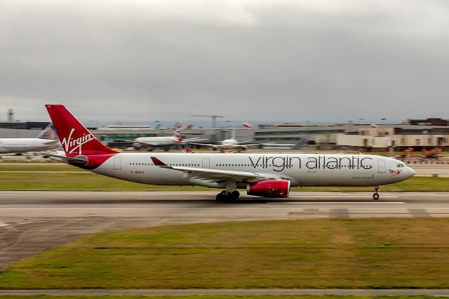 Airbus A330-300 (G-VUFO)