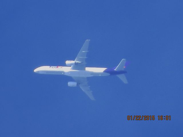 Boeing 757-200 (N971FD) - FedEx flight 522 from MEM to ICT over Southeastern Kansas at 32,000 feet.