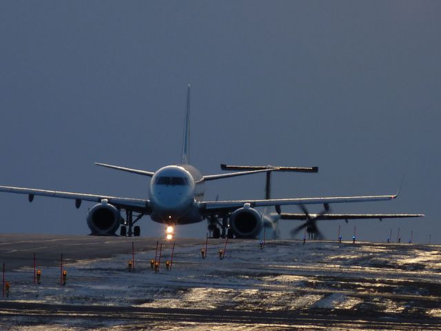 Embraer ERJ-190 —