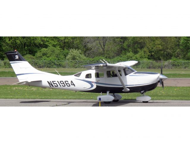 Cessna 206 Stationair (N51964) - Turbo charged engine. Garmin 1000.