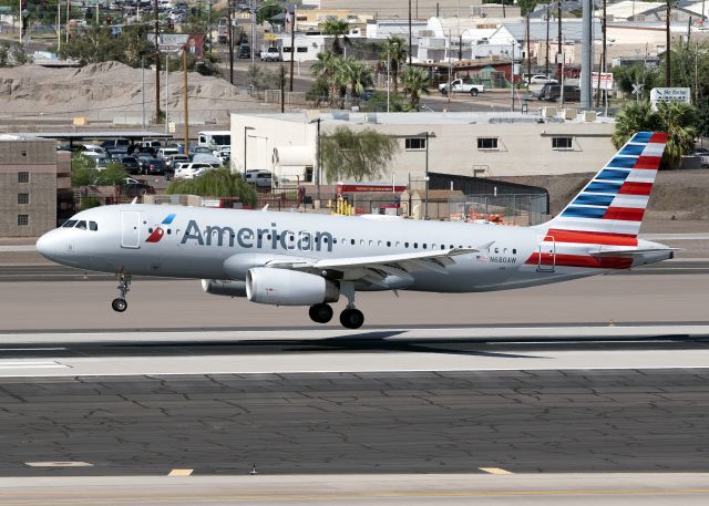 Airbus A319 (N680AW)