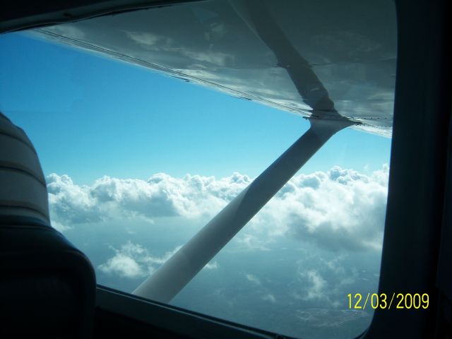 Cessna Skylane (N92125) - Just took off from zph and heading to dts.