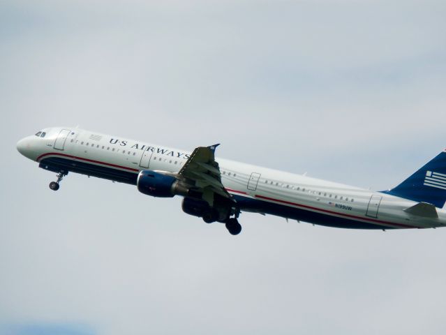 Airbus A321 (N199UW)