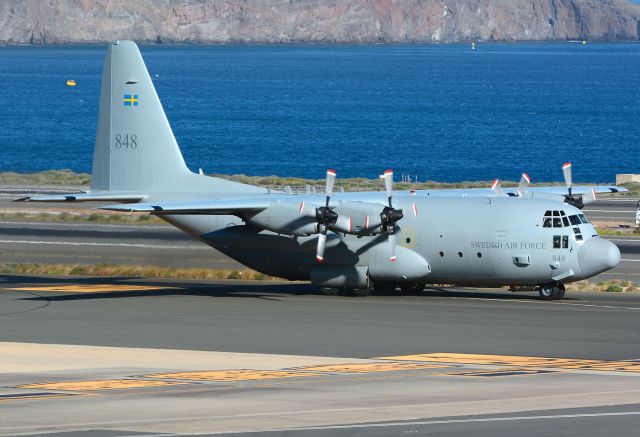 Lockheed C-130 Hercules (N84008)