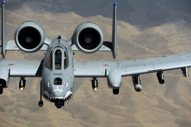 — — - A U.S. Air Force A-10 Thunderbolt aircraft from Bagram Air Base flies a combat mission over Afghanistan, in this handout photograph taken on June 14, 2009.  An influential group of U.S. lawmakers pledged to thwart the Pentagons plans to retire the U.S. fleet of A-10 aircraft. (Photo Reuters/U.S. Air Force)