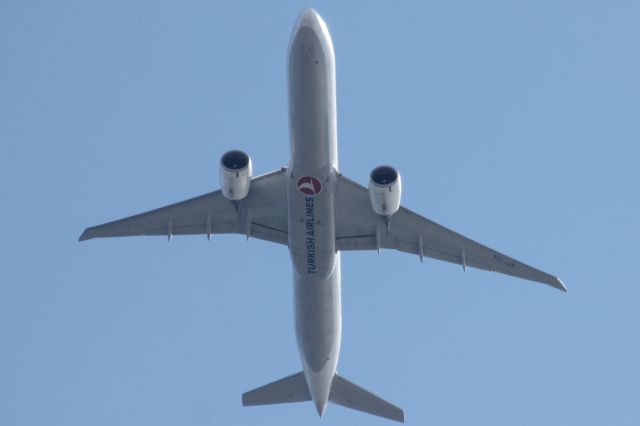 BOEING 777-300ER (TC-JJV)