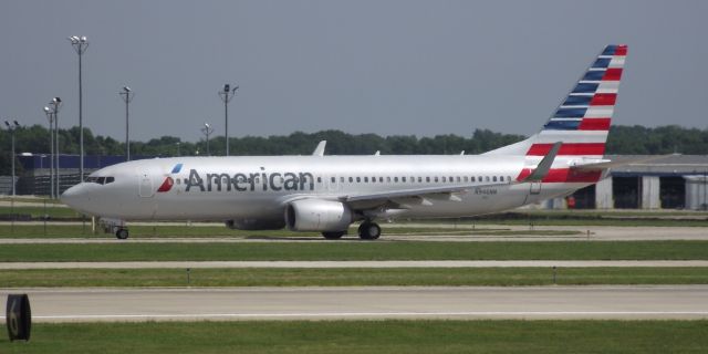 Boeing 737-800 (N946NN) - This American 737 diverted to GRR on 6/26/18 due to bad weather in Chicago.