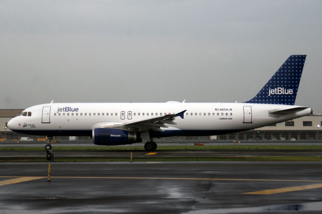 Airbus A320 (N658JB) - 29-Jul-07
