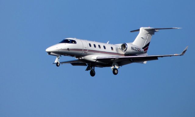 Embraer Phenom 300 (N422QS) - On final is this brand new Embraer Phenmom in the Winter of 2018.