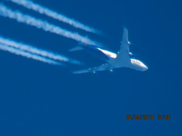 Boeing 747-400 (N446MC)