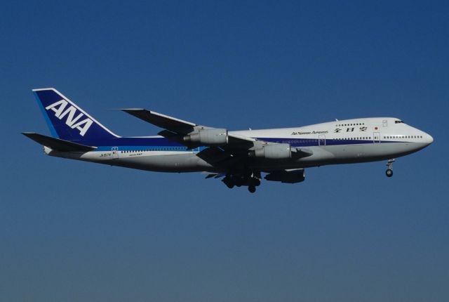 Boeing 747-200 (JA8174) - Final Approach to Narita Intl Airport Rwy34L on 1996/02/11