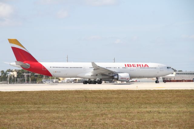 Airbus A330-300 (EC-LZJ)