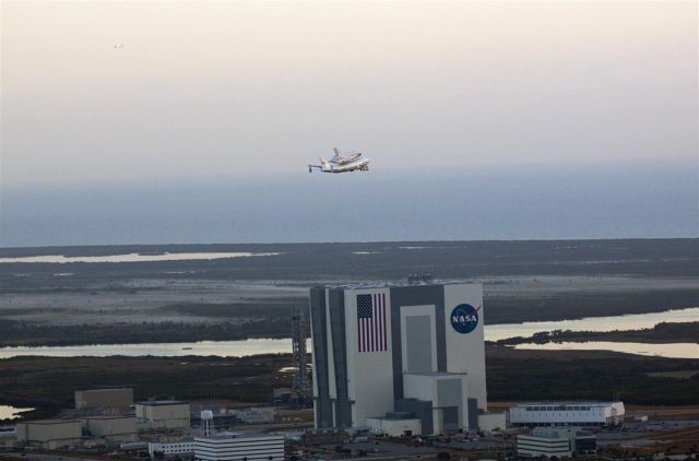 Boeing Shuttle Carrier (NASA905) - Goodbye Discovery!