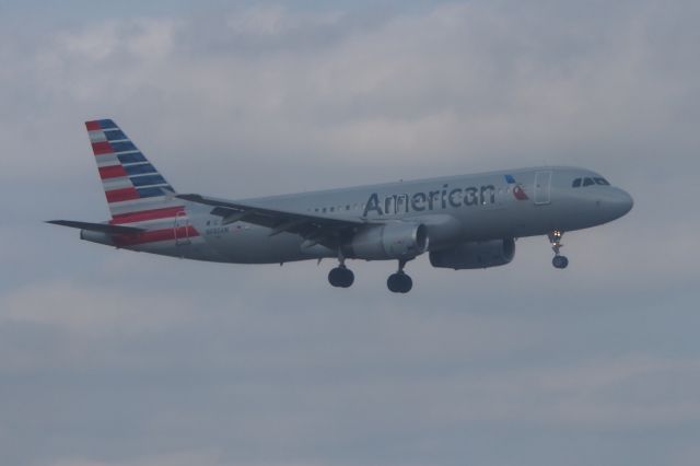 Airbus A320 (N680AW)