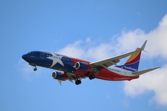 Boeing 737-800 (N8660A) - "Lone Star One Mk.2"