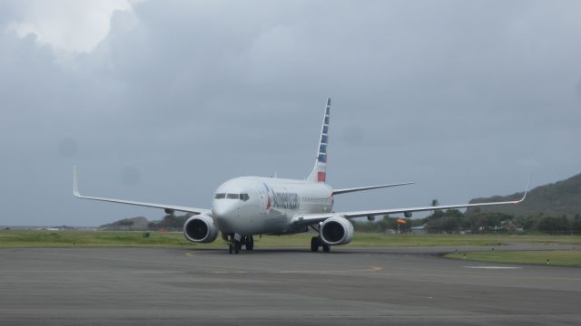 Boeing 737-800 (N864NN)