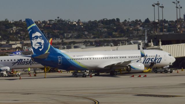 Boeing 737-900 (N494AS) - An Alaska Airlines Boeing 737-990ER at the Alaska Airlines terminal of San Diego International Airport on November 13th, 2016.