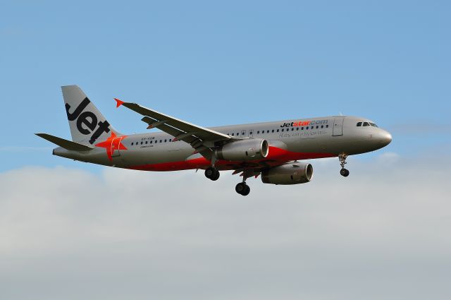 Airbus A320 (VH-VQM)