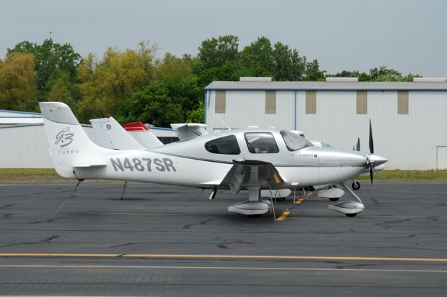 Cirrus SR-22 (N487SR)