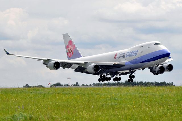 Boeing 747-400 (B-18711) - Boeing 747-409F/SCD China Airlines