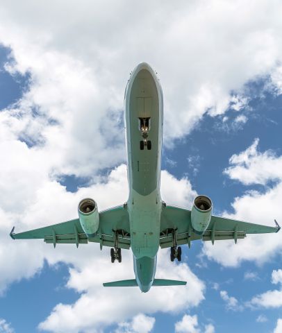 Boeing 757-200 (N172AJ)