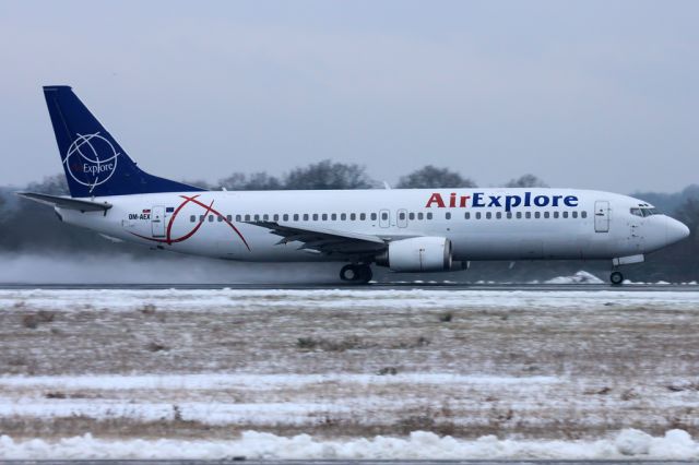 BOEING 737-400 (OM-AEX)