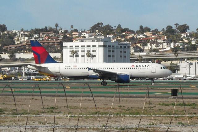 Airbus A320 (N350NA)