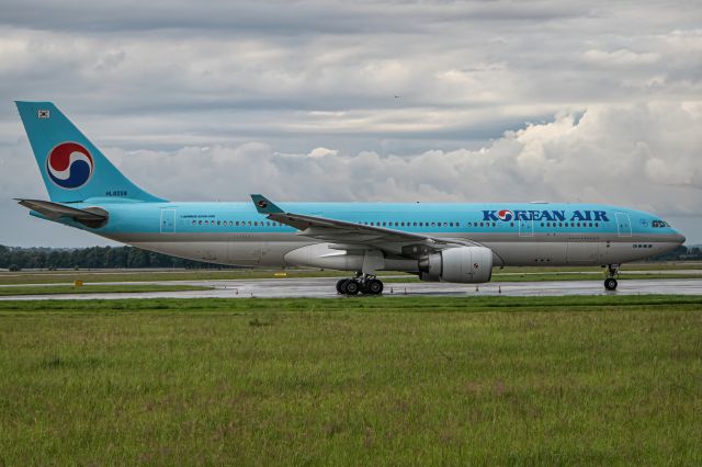 Airbus A330-200 (HL8228)