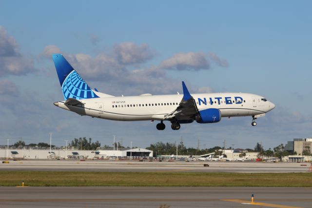 Boeing 737 MAX 8 (N27258)