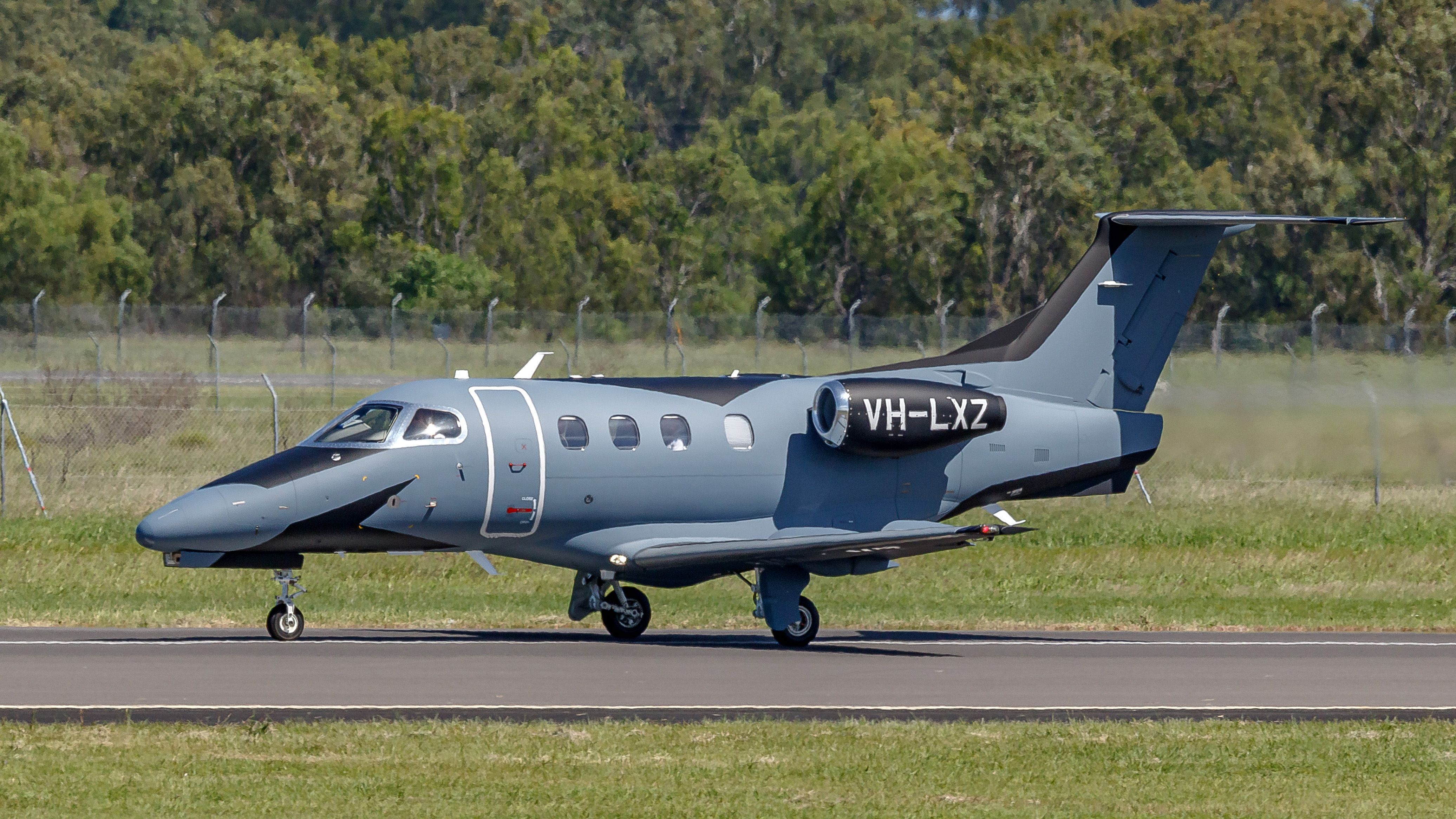 Embraer Phenom 100 (VH-LXZ)