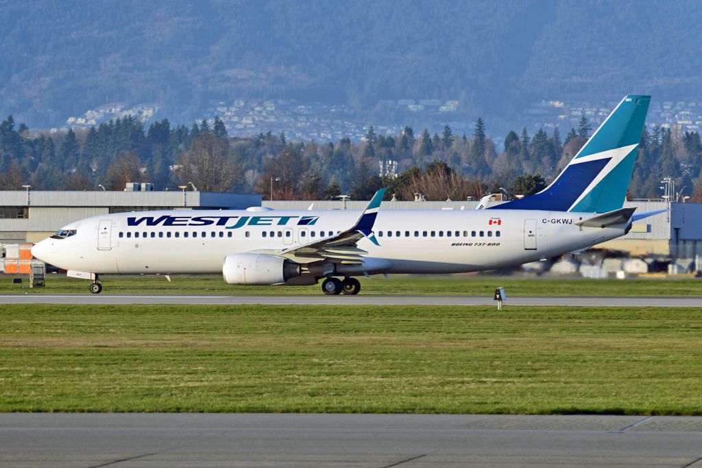 Boeing 737-800 (C-GKWJ)
