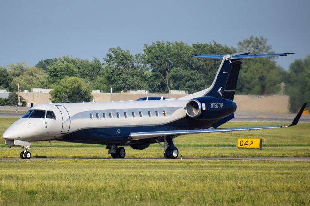 Embraer Legacy 600/650 (N1977H) - Privately Owned Embraer Legacy 650 taxiing to the FBO Ramp at the Buffalo Niagara International Airport 