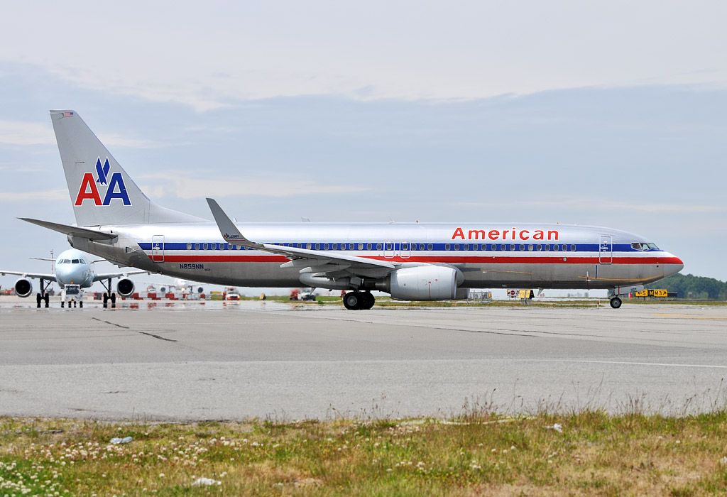 Boeing 737-800 (N859NN)