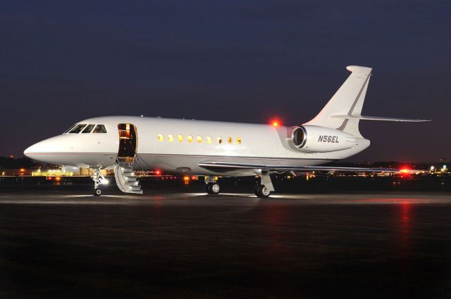 Dassault Falcon 2000 (N56EL)