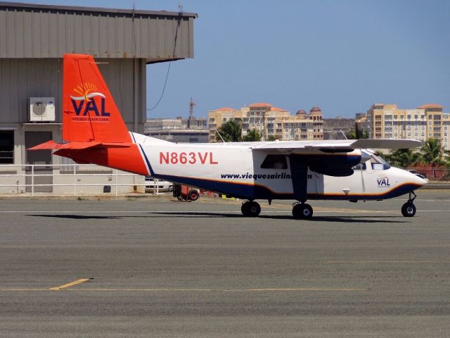 ROMAERO Islander (N863VL)