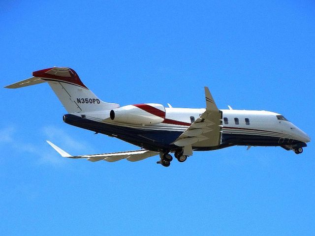 Canadair Challenger 350 (N350PD)