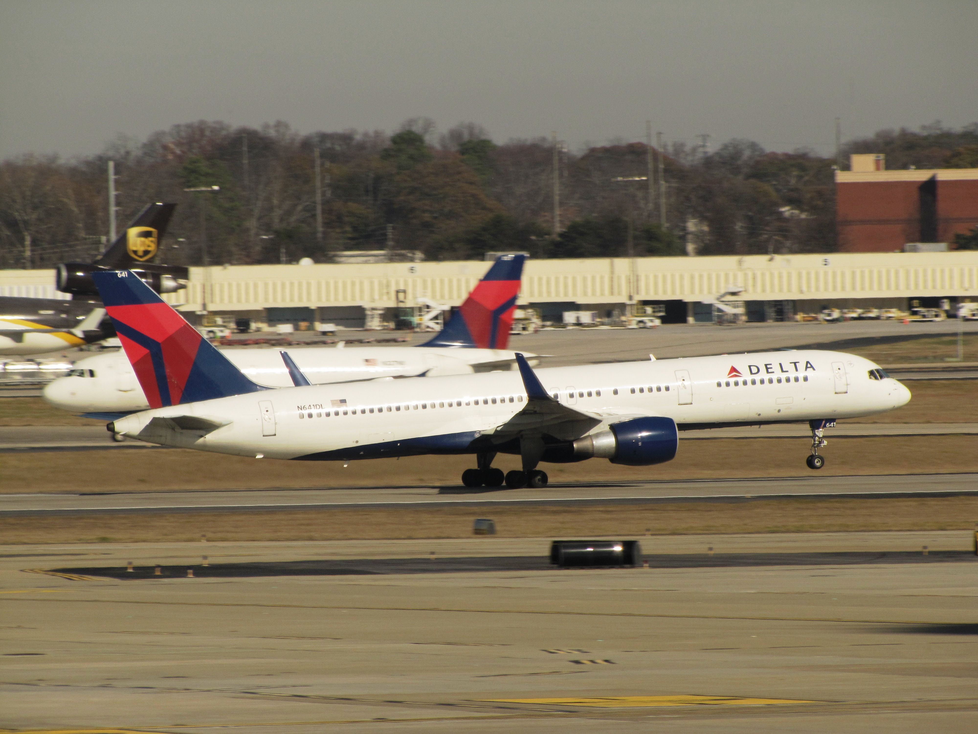 Boeing 757-200 (N641DL)