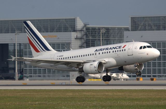 Airbus A318 (F-GUGG)