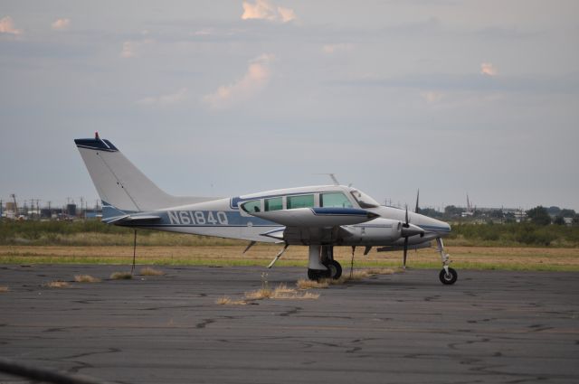 Cessna 310 (N6184Q)