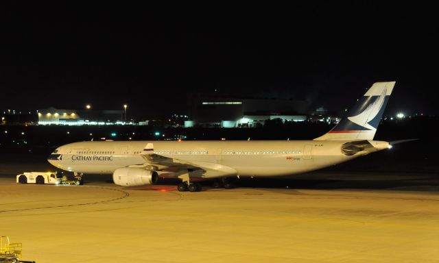 Airbus A330-300 (B-LAI) - Cathay Pacific Airbus A330-342 B-LAI in Brisbane 