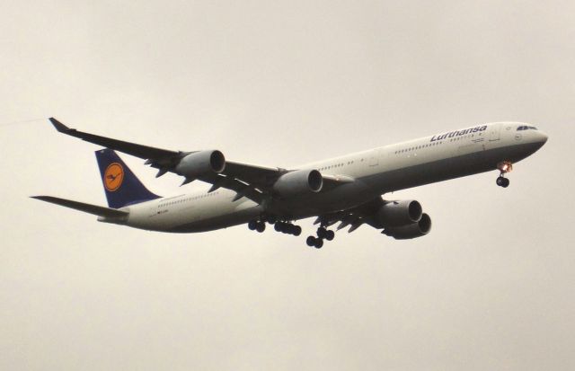 Airbus A340-600 (D-AIHN)