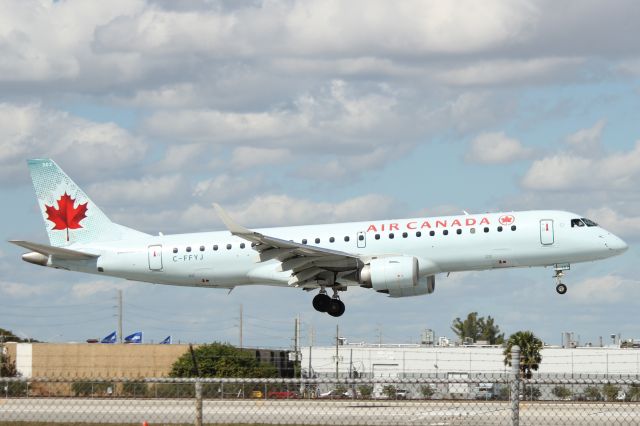 Embraer ERJ-190 (C-FFYJ) - Air Canada flight 930 from Montreal on final for RWY 9. Taken from just east of El Dorado Furniture.