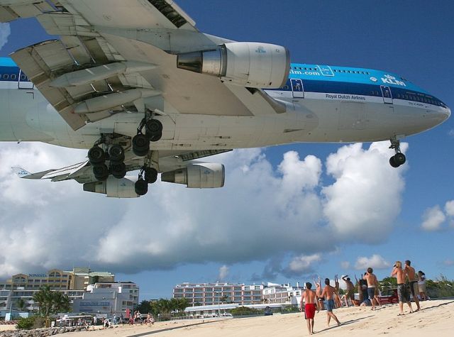 Boeing 747-400 (KLM602) - 747 landing almost too close for comfort