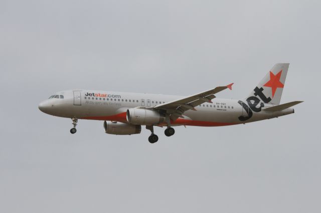 Airbus A320 (VH-VQY)