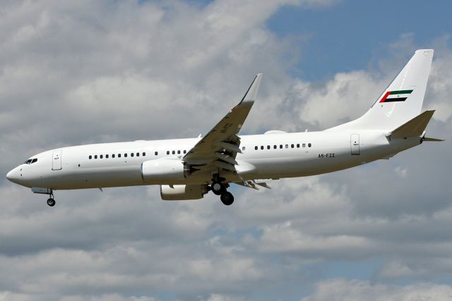 Boeing 737-800 (A6-FZZ)