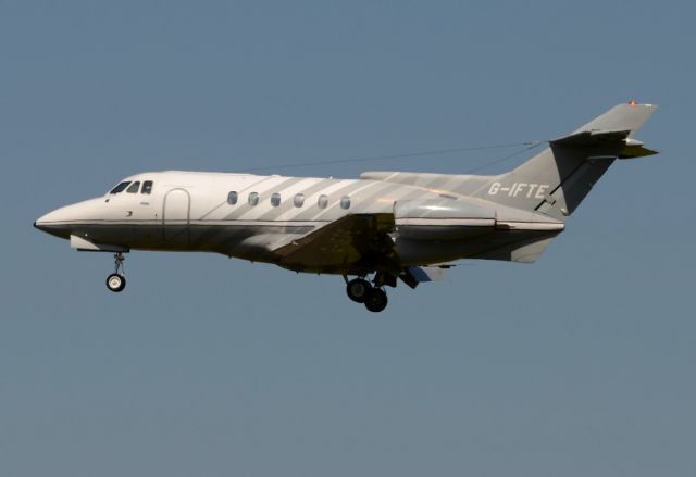 Hawker 800 (G-IFTE)