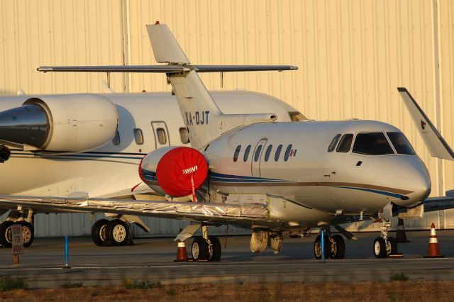 Hawker 800 (XA-DJT)