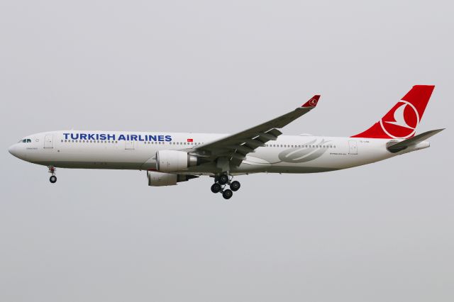 Airbus A330-300 (TC-LNE)