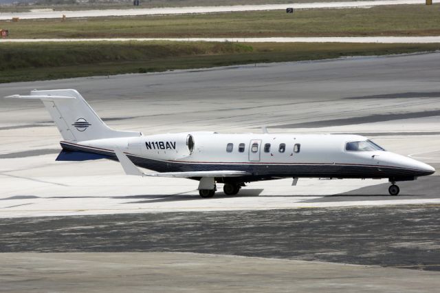 Learjet 45 (N118AV)